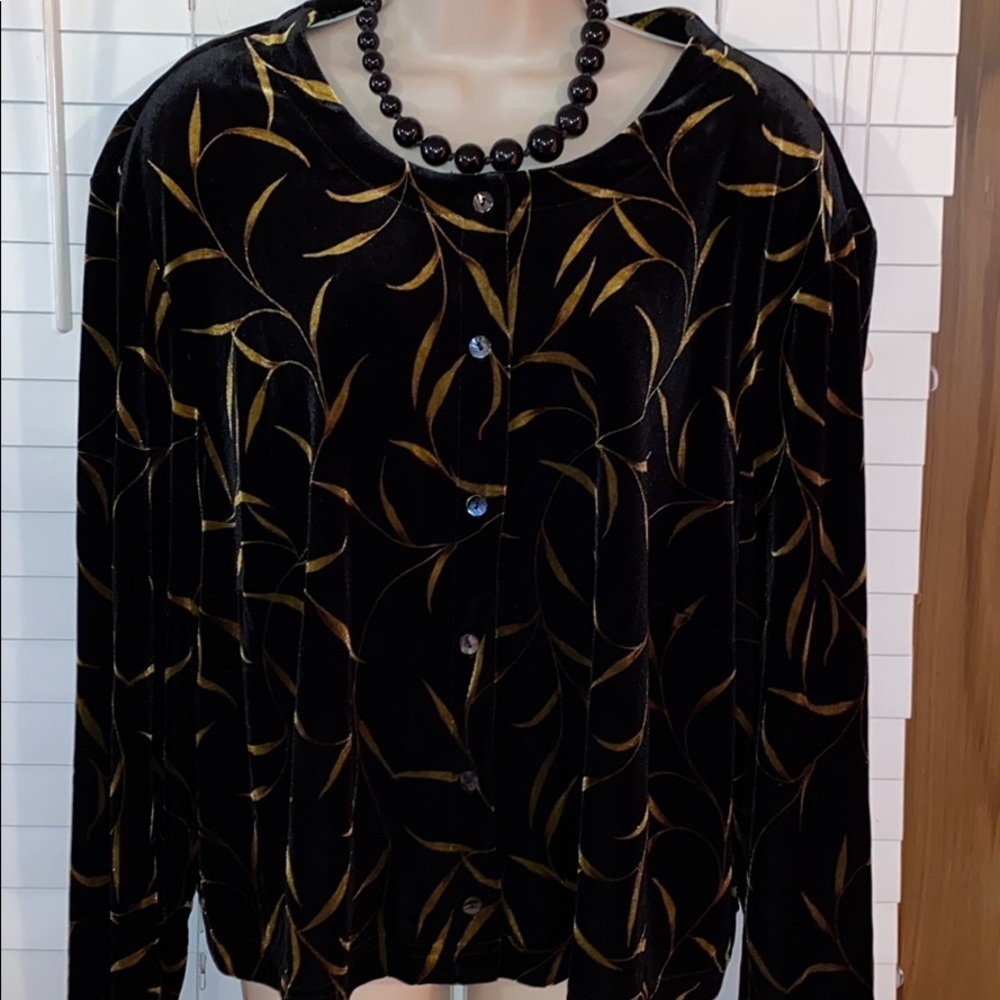 New without tags Ronnie Nicole Top